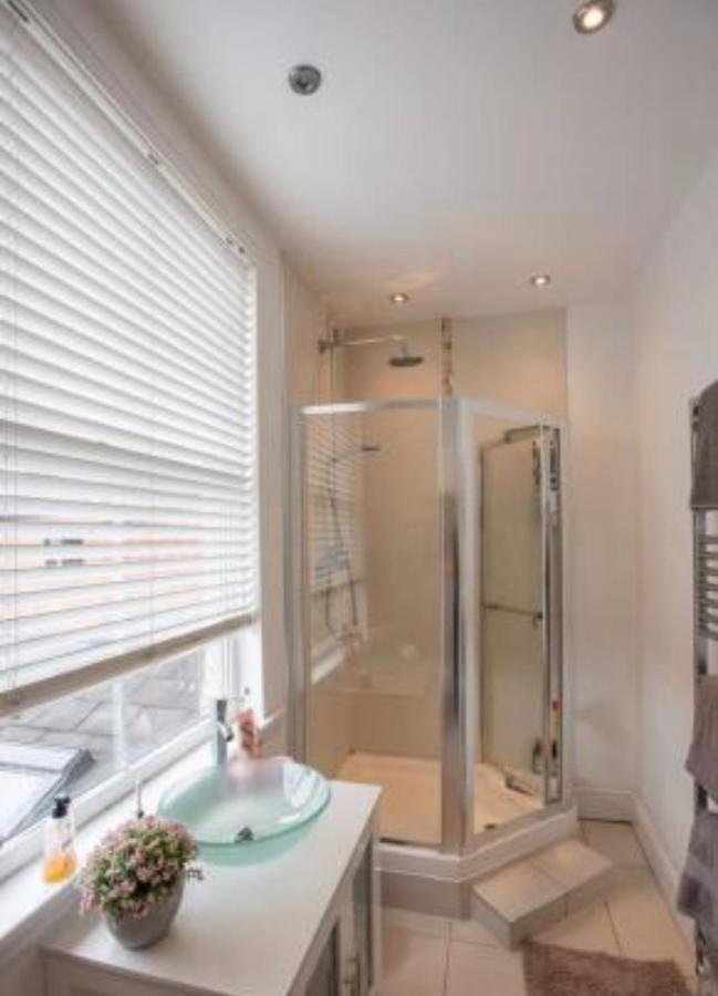 Beautiful 5 Bedroom House In Great Location. Coventry Eksteriør billede